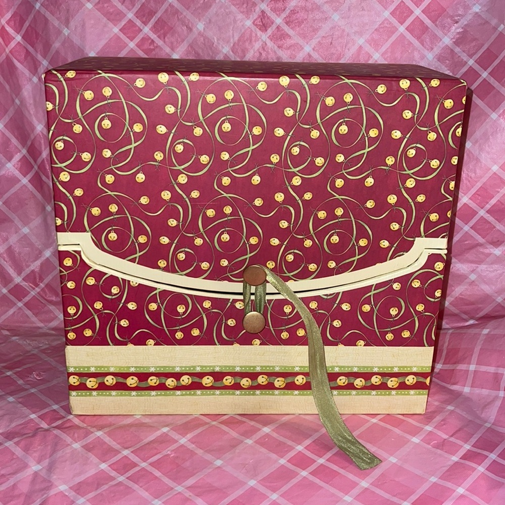 🎈SALE🎈🏠CARD HOLDER / STORAGE BOX🏠